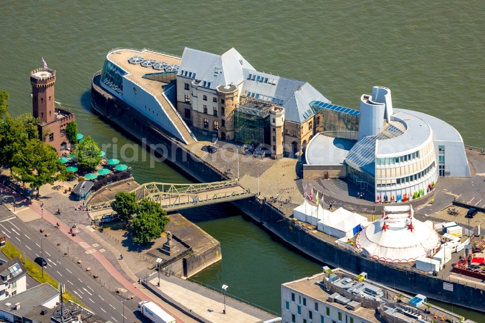 Aerial image Köln - Museum building ensemble Schokoladenmuseum on Rheinpromenade auf of Rheinauhalbinsel in Rheinauhafen in the district Altstadt-Sued in Cologne in the state North Rhine-Westphalia, Germany