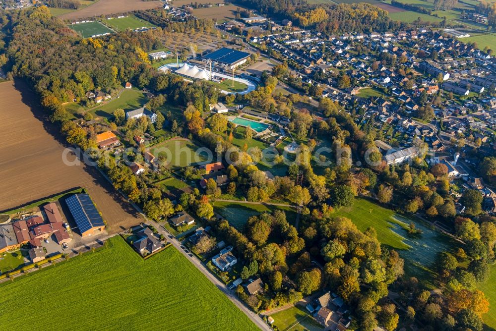 Aerial image Grefrath - Museum building ensemble Spielzeugmuseum of Niederrheinischen Freilichtmuseums in the district Vinkrath in Grefrath in the state North Rhine-Westphalia, Germany