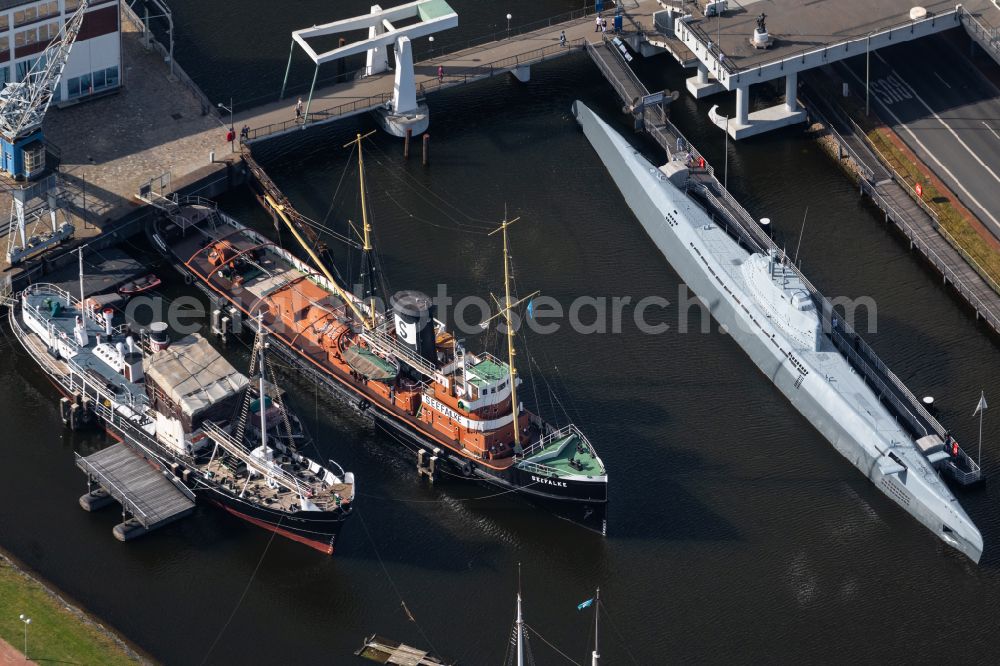 Bremerhaven from the bird's eye view: Museum Ship Shipbuilding and Maritime Museum Museumshafen Deutsches Schifffahrtsmuseum in Bremerhaven in the state of Bremen