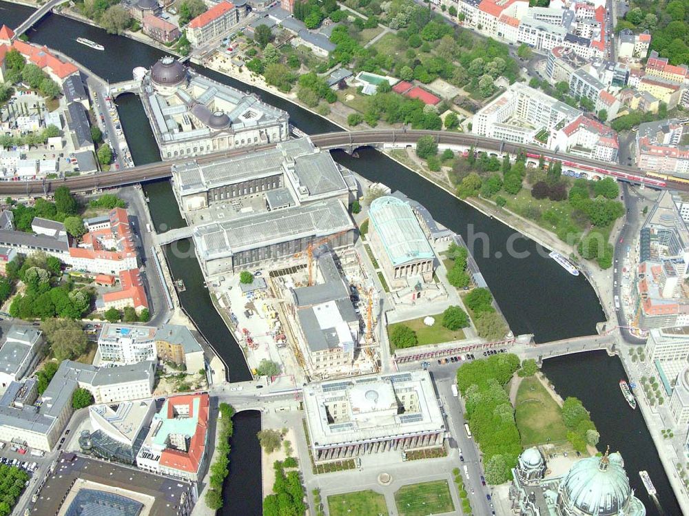 Aerial image Berlin - Berlin-Mitte : Rekonstruktionsarbeiten auf der Berliner Museumsinsel