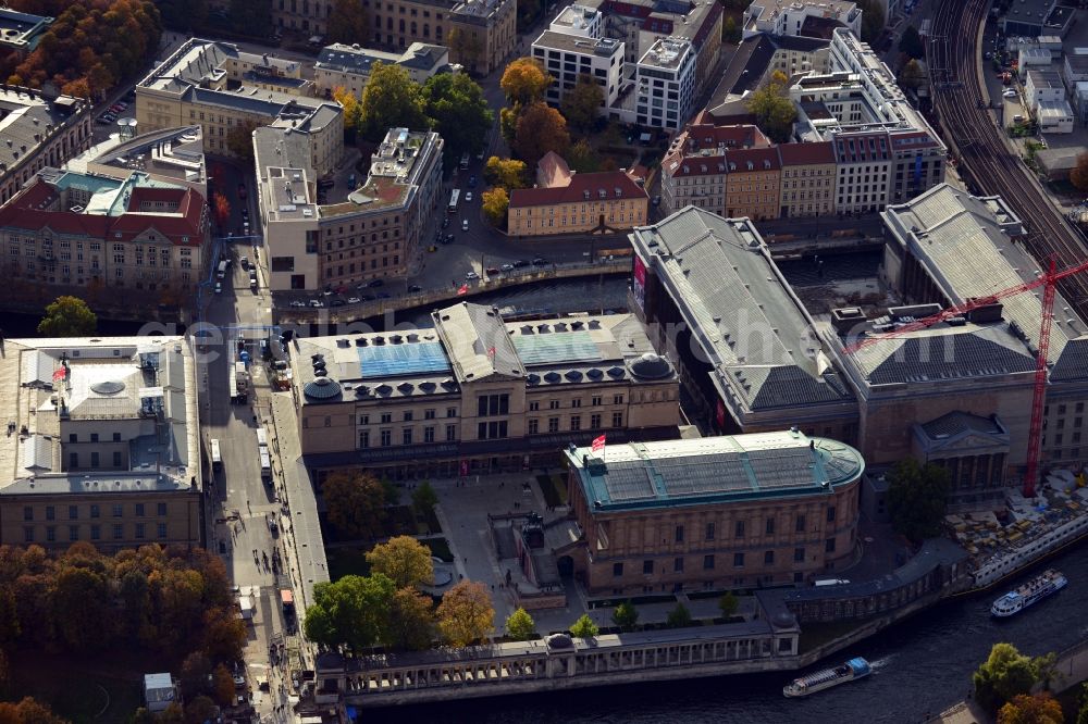 Berlin from the bird's eye view: View on the Museum Island in Berlin with the showrooms Old Museum, New Museum, Old National Gallery and Pergamon Museum. As part of its overhaul, refurbishment and development the Pergamonmusuem is expected to receive a fourth wing by 2025. The Museum Island complex is a World Heritage Site by UNESCO