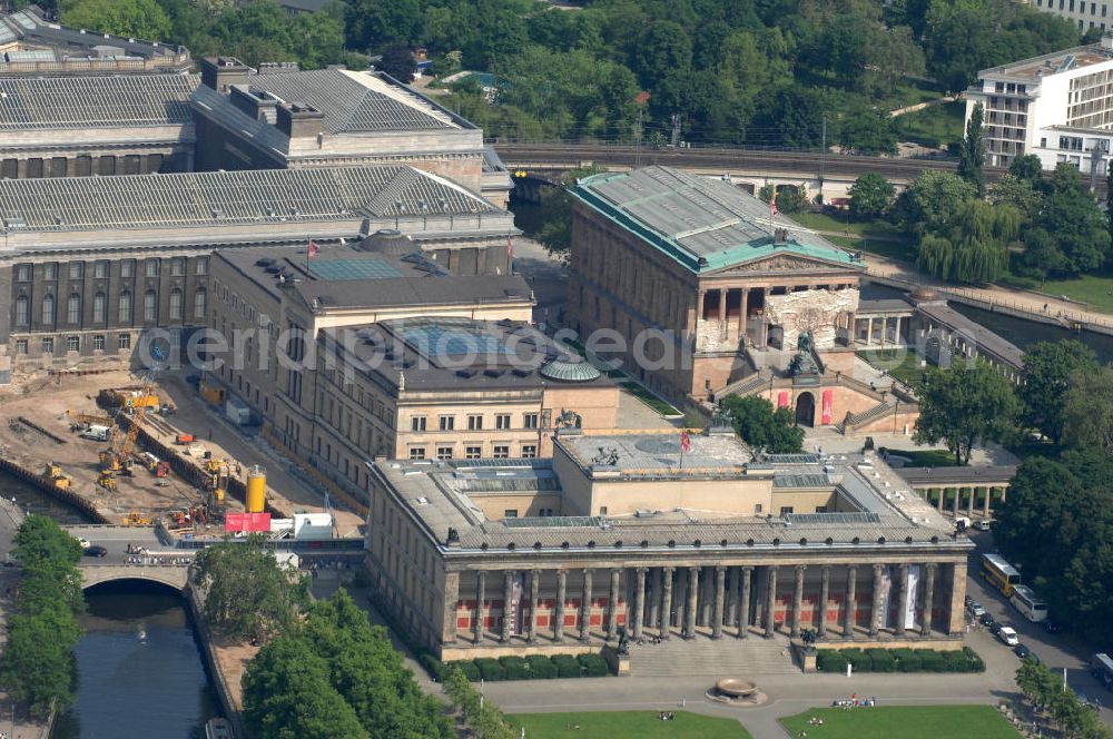 Berlin from the bird's eye view: Blick auf die Berliner Museumsinsel, einem Bestandteil des Weltkulturerbes der UNESCO und dem Touristenmagneten der Stadt. View of the Berlin Museum Island, a part of the UNESCO World Heritage and the tourist magnet of the city.