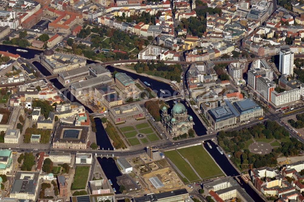 Aerial photograph Berlin OT Mitte - View of the Museum Island in Berlin