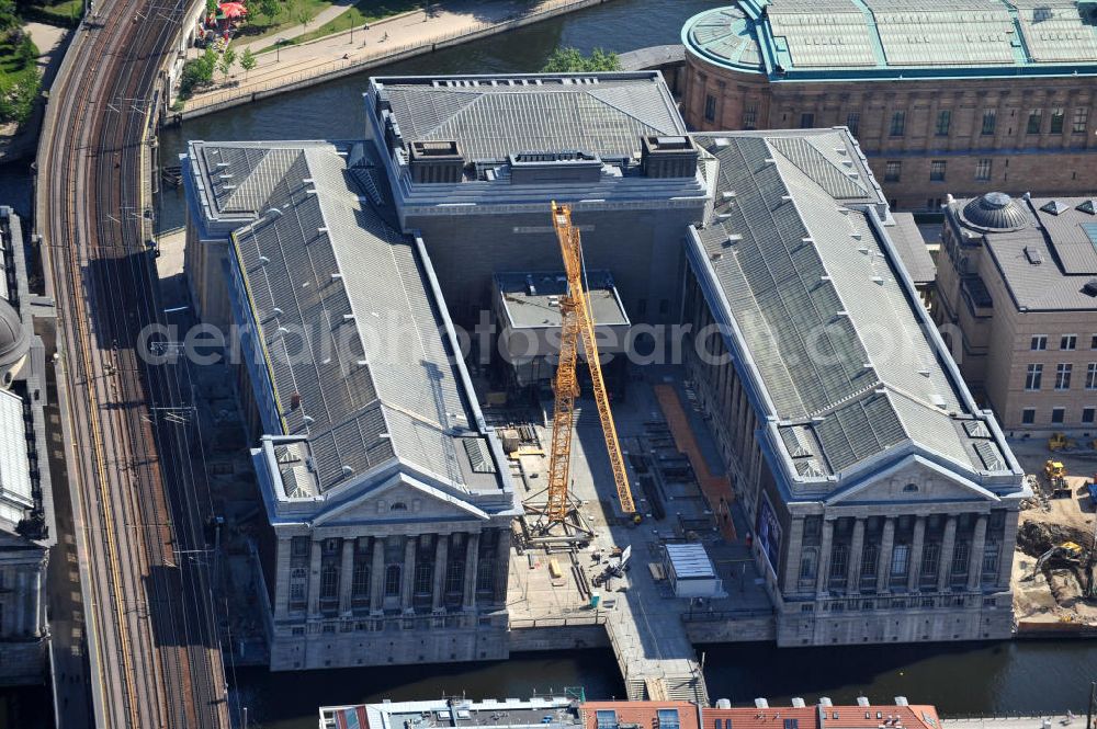 Aerial photograph Berlin Mitte - Blick auf die Museumsinsel mit dem Alten Museum, dem Neuen Museum, dem Pergamonmuseum, dem Bode-Museum und der Alten Nationalgalerie. View of the Museum Island with the Old Museum, the New Museum, the Pergamon Museum, the Bode Museum and the Alte Nationalgalerie.