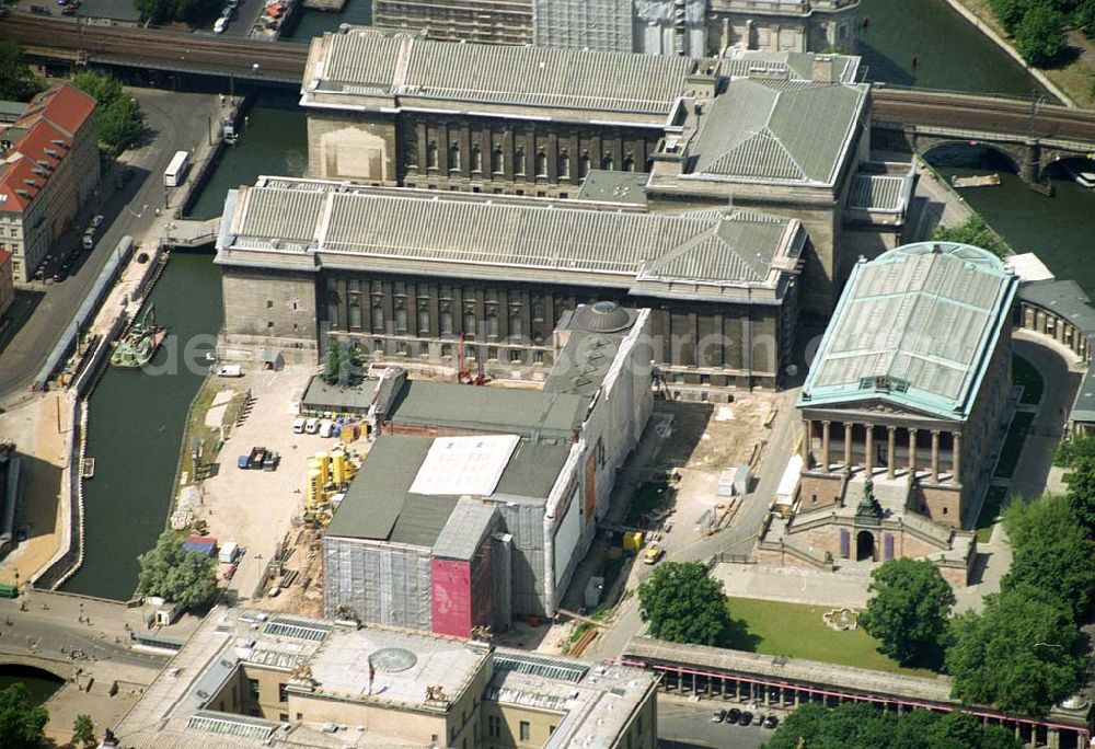 Berlin from above - 03.06.2004 Berlin-Mitte Rekonstruktionsarbeiten auf der Berliner Museumsinsel, Pergamonmuseum