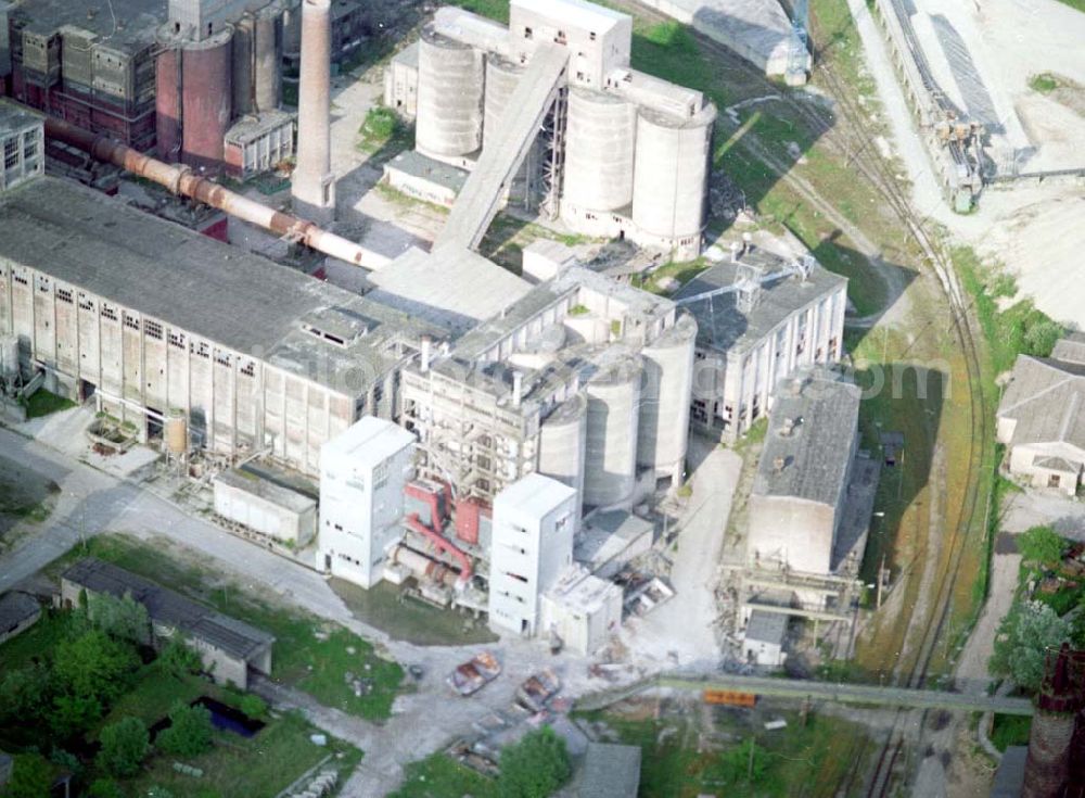 Rüdersdorf from the bird's eye view: Museumspark Baustoffindustrie Rüdersdorf (033638) 765-0 Heinitzstr. 11 15562 Rüdersdorf 16.Mai 2002