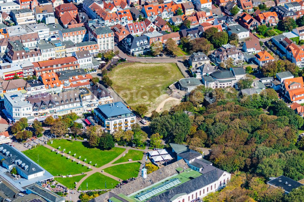 Aerial image Norderney - Music concert on the open-air stage Konzermuschel on the Kurplatz on the island of Norderney in the state Lower Saxony, Germany