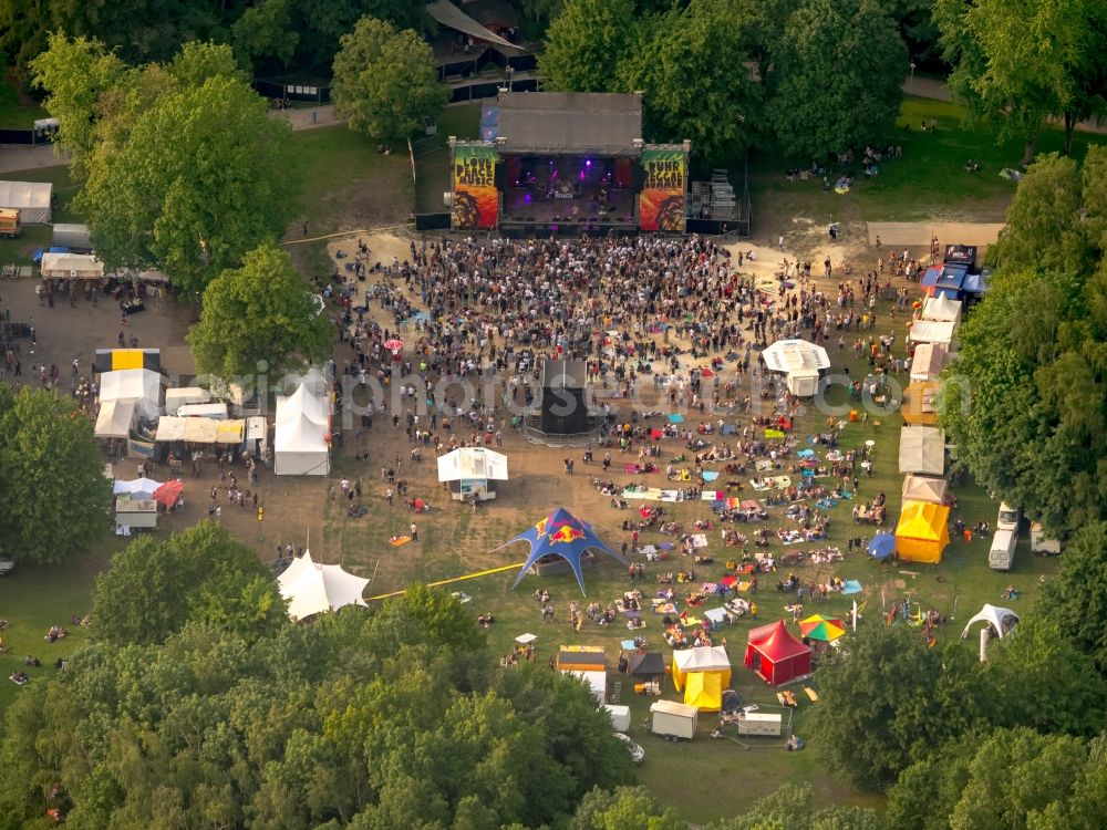 Aerial photograph Dortmund - Music concert on the outdoor stage des Reggae- Festival im Revierpark Wischlingen in Dortmund in the state North Rhine-Westphalia