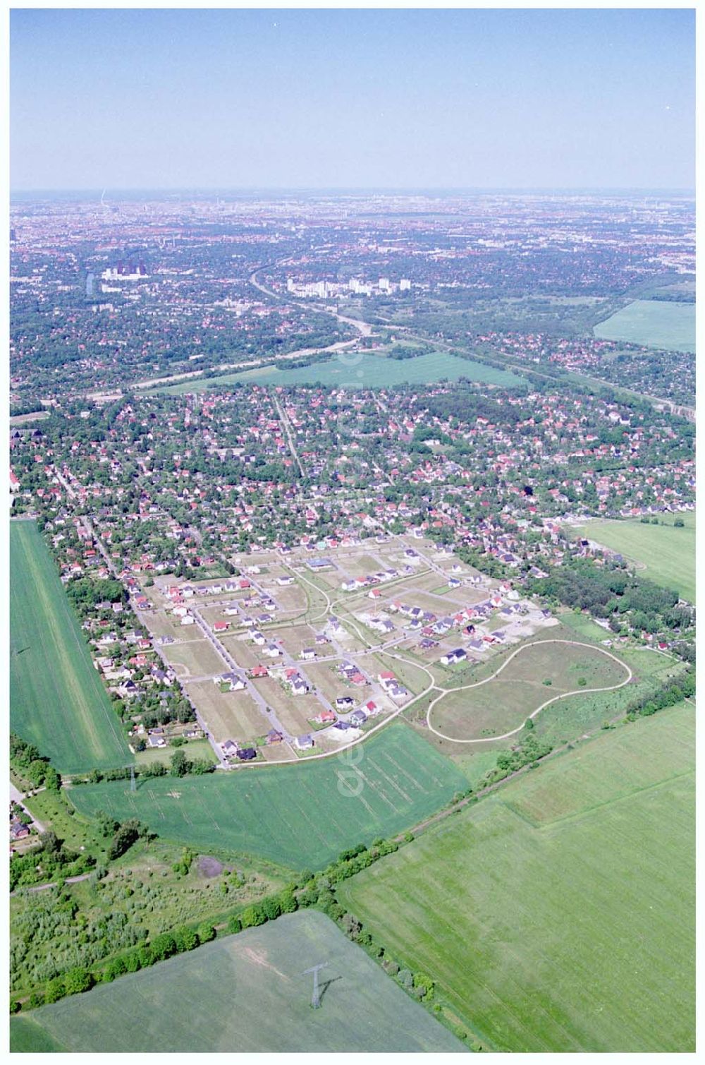 Teltow / Brandenburg from the bird's eye view: Bau des Musikerviertels der Deutschen Post Immobilien an der Beethovenstraße in Teltow / Brandenburg. Herr Dipl.-Ing. Manfred von Sanden Deutsche Post AG, Charles-de-Gaulle-Straße 20, 53113 Bonn,Tel. 0228-182-4202