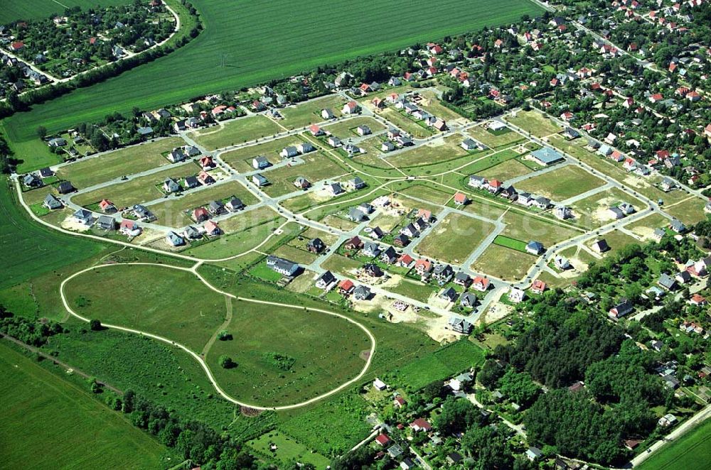 Aerial photograph Teltow / Brandenburg - Bau des Musikerviertels der Deutschen Post Immobilien an der Beethovenstraße in Teltow / Brandenburg. Herr Dipl.-Ing. Manfred von Sanden Deutsche Post AG, Charles-de-Gaulle-Straße 20, 53113 Bonn,Tel. 0228-182-4202