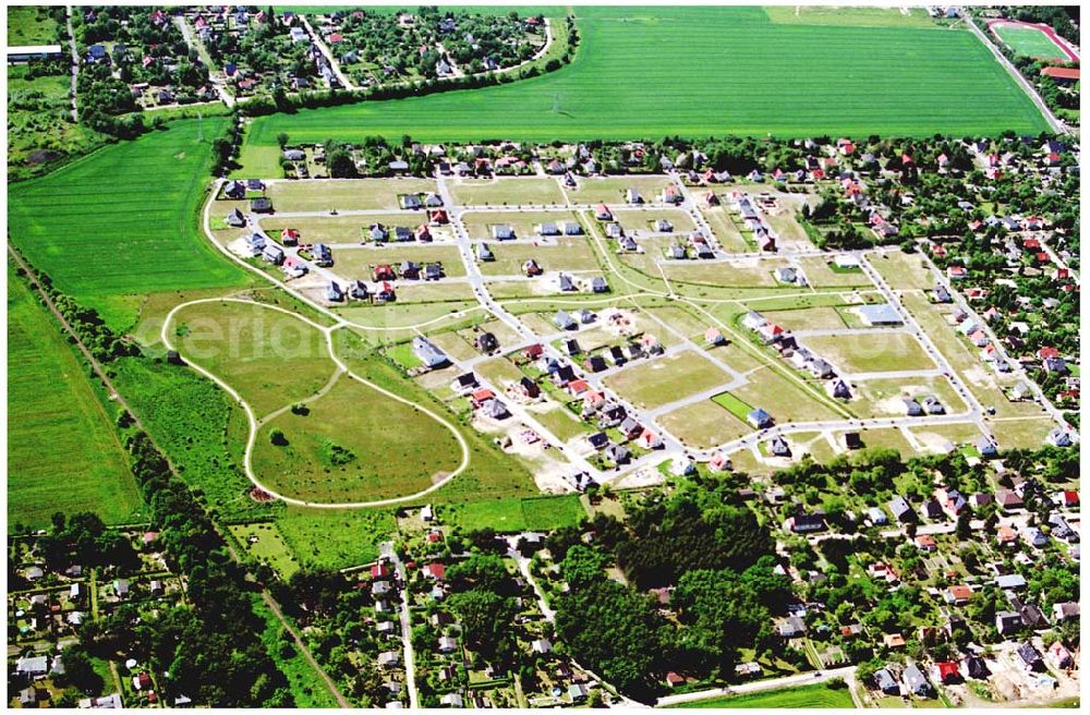 Teltow / Brandenburg from above - Bau des Musikerviertels der Deutschen Post Immobilien an der Beethovenstraße in Teltow / Brandenburg. Herr Dipl.-Ing. Manfred von Sanden Deutsche Post AG, Charles-de-Gaulle-Straße 20, 53113 Bonn,Tel. 0228-182-4202