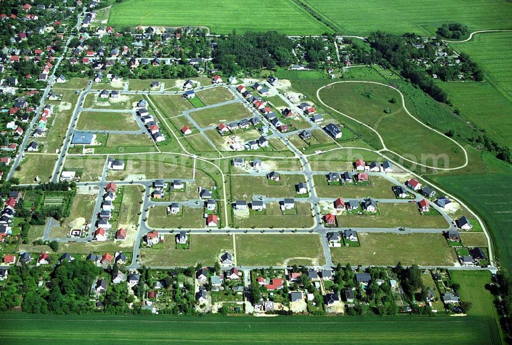 Aerial photograph Teltow / Brandenburg - Bau des Musikerviertels der Deutschen Post Immobilien an der Beethovenstraße in Teltow / Brandenburg. Herr Dipl.-Ing. Manfred von Sanden Deutsche Post AG, Charles-de-Gaulle-Straße 20, 53113 Bonn,Tel. 0228-182-4202