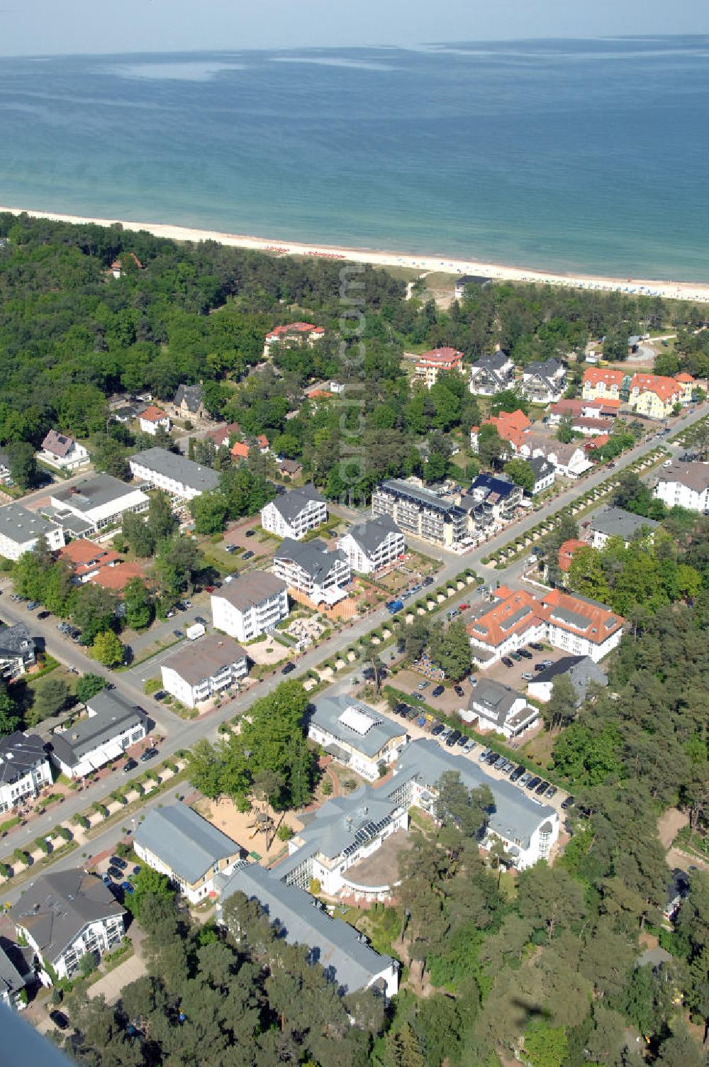 BAABE from the bird's eye view: Blick auf die Mutter und Kind- Klinik der AWO Sano gGmbH an der Strandstrasse 20 in 18586 Ostseebad Baabe.