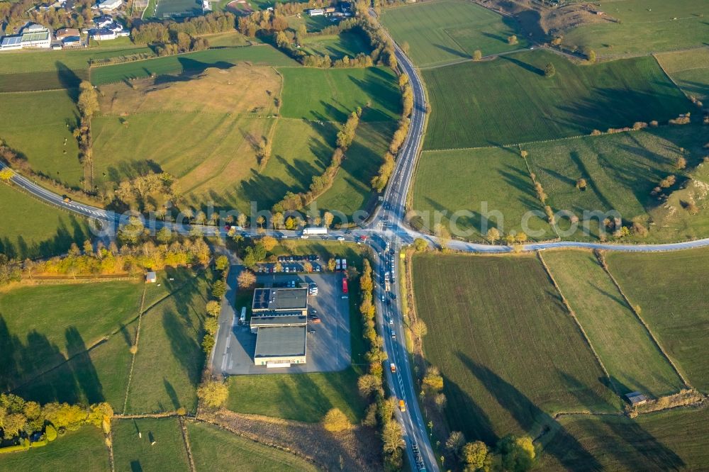 Aerial image Brilon - Depot of the Municipal Transport Company of Regionalverkehr Ruhr-Lippe GmbH at the crossroad of the B7 and the Altenbuerener Strasse in Brilon in the state North Rhine-Westphalia, Germany