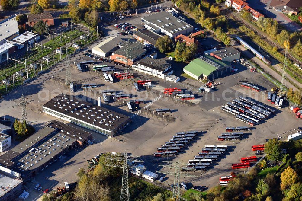 Hamburg from the bird's eye view: Depot of the Municipal Transport Company of Verkehrsbetriebe Hamburg-Holstein GmbH Curslacker Neuer Deich in the district Bergedorf in Hamburg, Germany