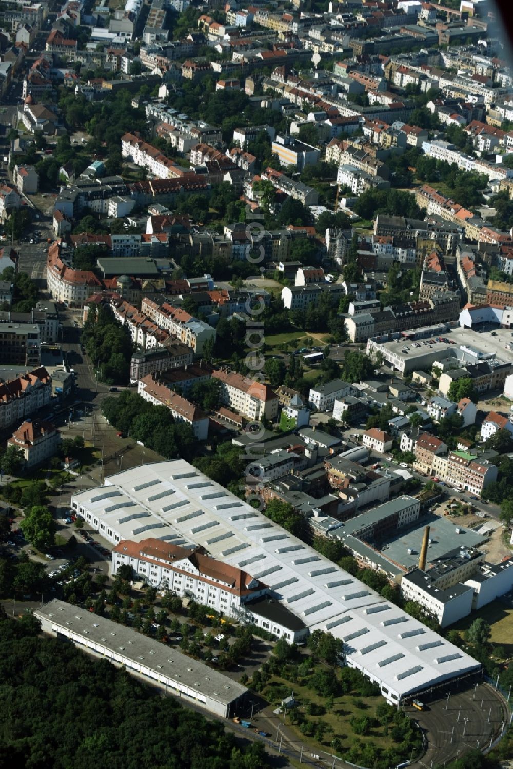 Leipzig from the bird's eye view: Tram depot of the Municipal Transport Company Leipziger Stadtverkehrsbetriebe (LSVB) GmbH on Jahnallee destrict Gruenau in Leipzig in the state Saxony