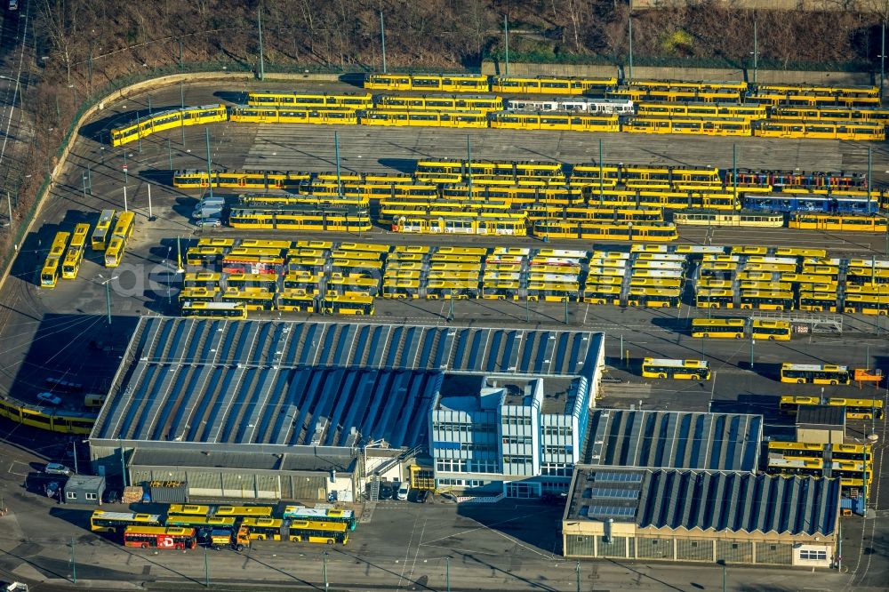 Aerial image Essen - Tram depot of the Municipal Transport Company Ruhrbahn GmbH - Betriebshof Stadtmitte on Beuststrasse in the district Ostviertel in Essen in the state North Rhine-Westphalia, Germany