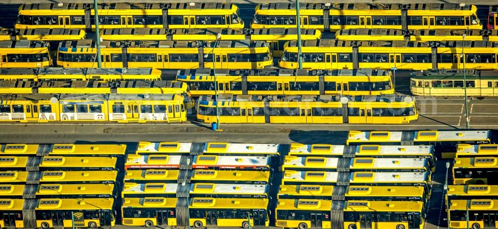 Essen from above - Tram depot of the Municipal Transport Company Ruhrbahn GmbH - Betriebshof Stadtmitte on Beuststrasse in the district Ostviertel in Essen in the state North Rhine-Westphalia, Germany