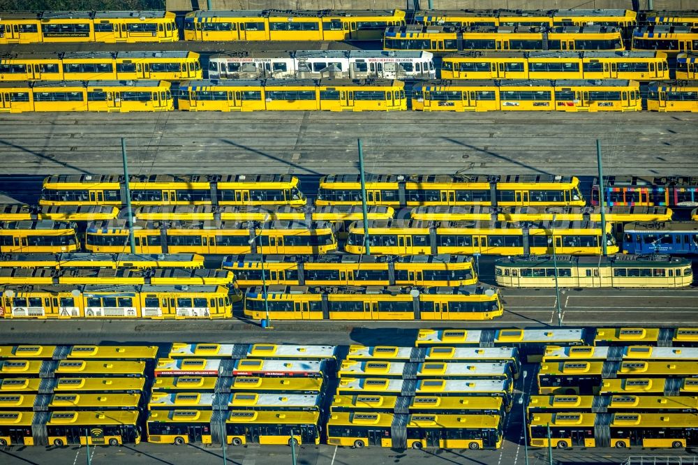 Essen from the bird's eye view: Tram depot of the Municipal Transport Company Ruhrbahn GmbH - Betriebshof Stadtmitte on Beuststrasse in the district Ostviertel in Essen in the state North Rhine-Westphalia, Germany