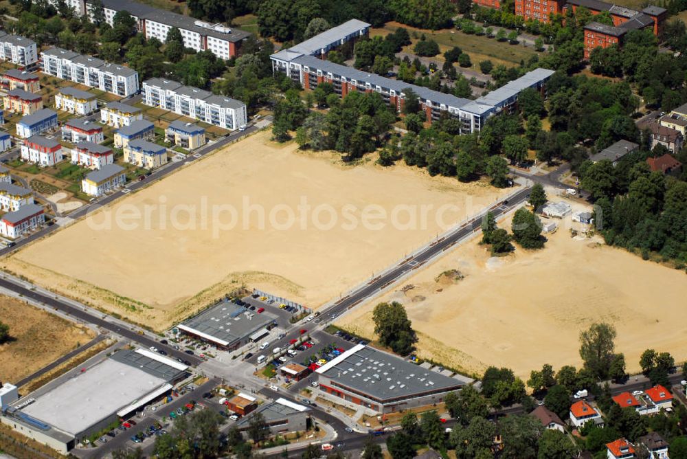 Aerial photograph Berlin - Blick auf das Schweizer Viertel im Ortsteil Lichterfelde des Bezirks Steglitz-Zehlendorf in Berlin. Das Viertel entstand nach Plänen des Architekten Johann Anton Wilhelm von Carstenn. Die Einfamilienhäuser in günstiger Lage bestechen durch Kalksandstein-Massivbauweise und diverse Extras wie Vollunterkellerung und ein ausgebautes Dachstudio. Die Verwaltung erfolgt durch die Strategis AG. Kontakt: STRATEGIS AG, Torstr. 49, 10119 Berlin, Tel. +49(0)30 44353 0; Gagfah Group, Zentralbereich Akquisition, Huyssenallee 36-38, 45128 Essen.