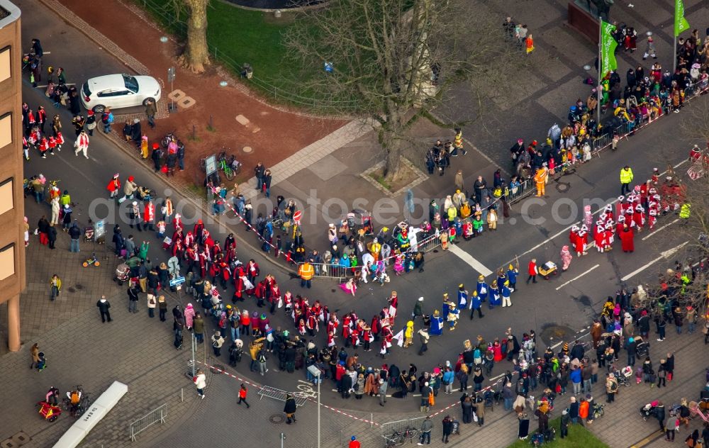 Aerial image Düsseldorf - Fool in carnival costumes at the Childrens- Carnival Parade in Duesseldorf in the state North Rhine-Westphalia