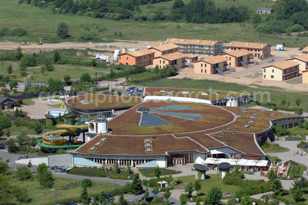 Aerial photograph TEMPLIN - Blick auf die Natur-Therme Templin. Die Badelandschaft bietet unterschiedliche Attraktionen u.a. eine Thermalsole und eine Saunalandschaft. Durch die Eröffnung der Therme im Jahr 2000 erhielt die Stadt den Titel Thermalsoleheilbad. Kontakt: NaturThermeTemplin GmbH, Dargersdorfer Str. 121, 17268 Templin - Thermalsoleheilbad, Tel. +49(0)3987 201100, e-mail: info@naturthermetemplin.de