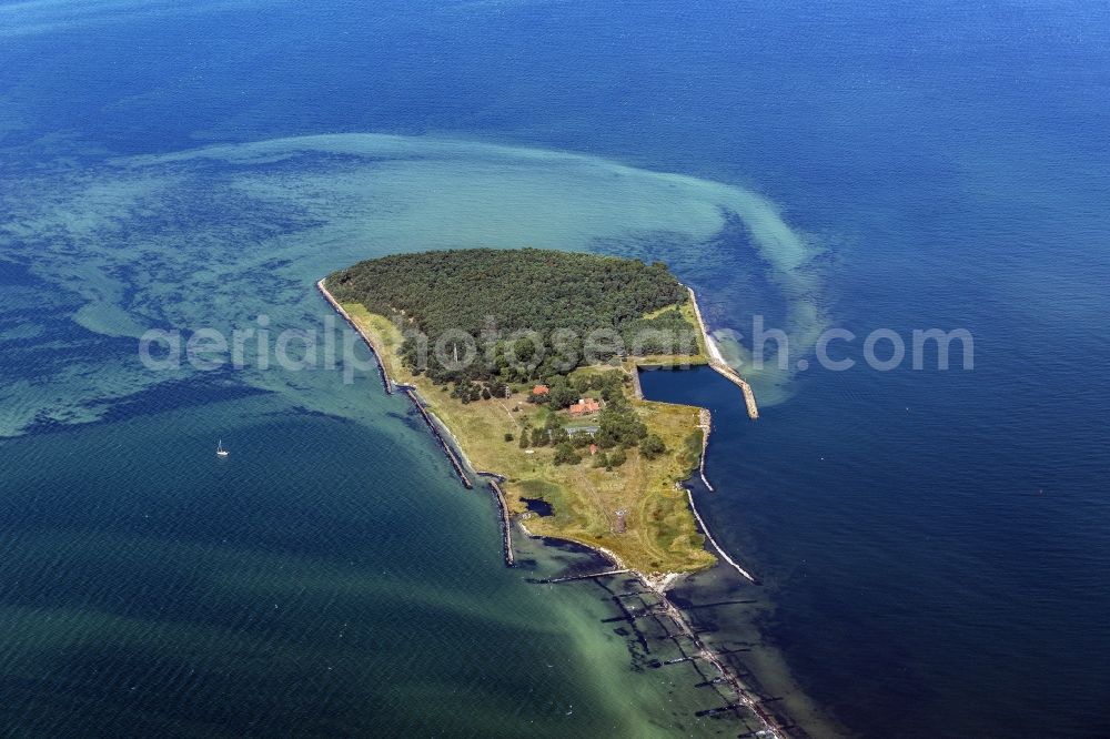 Aerial photograph Kröslin - View of the Baltic island of Ruden, an island in the mouth of the Peene River on the southern end of Greifswald Boddenrandschwelle in the state Mecklenburg-Western Pomerania