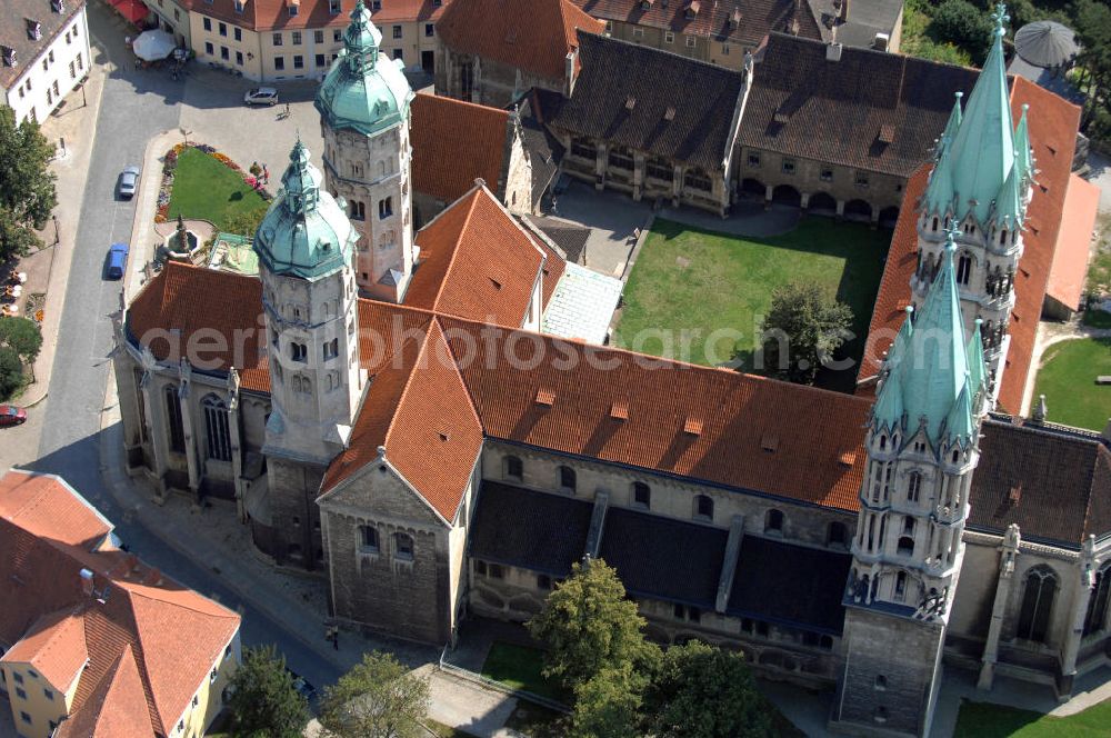 Aerial image Naumburg (Saale) - Der Naumburger Dom St. Peter und Paul ist die ehemalige Kathedrale des Bistums Naumburg und Teil der Strasse der Romanik. Der bestehende Dom stammt größtenteils aus der ersten Hälfte des 13. Jahrhunderts. Er gehört zu den bedeutendsten Bauwerken der Spätromanik in Sachsen-Anhalt.