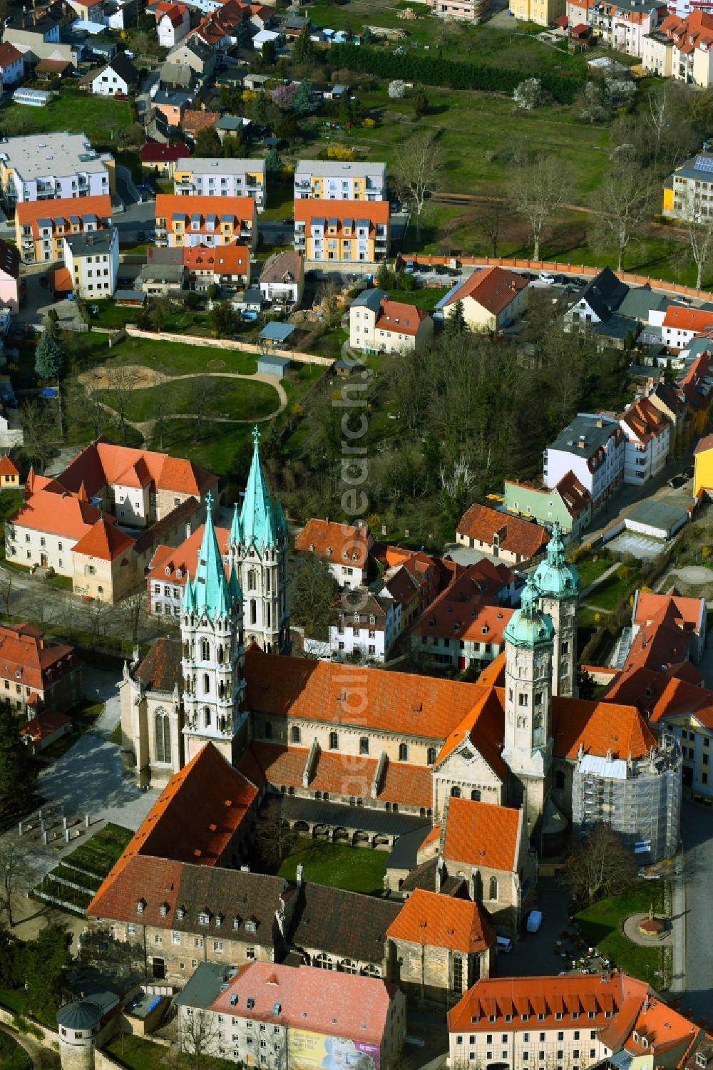 Aerial photograph Naumburg (Saale) - Four-tower church building of the UNESCO World Heritage Site Naumburg Cathedral of St. Peter and St. Paul on Domplatz in Naumburg - Saale - in the state Saxony-Anhalt, Germany