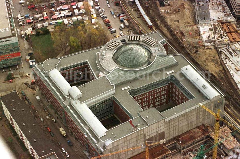 Aerial image Berlin - Friedrichshain - NBau des City - Karree am Hbf.