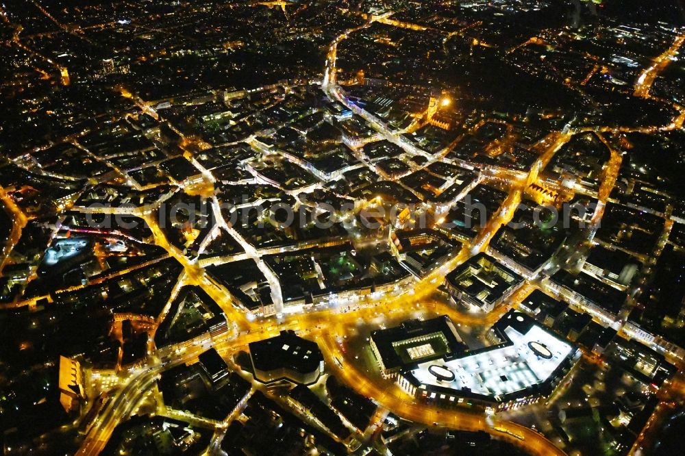 Braunschweig from the bird's eye view: Night lighting Old Town area and city center in Braunschweig in the state Lower Saxony, Germany