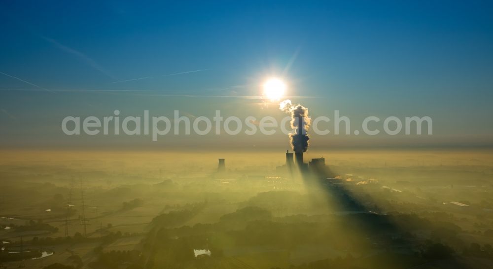 Aerial image Hamm - Clouds over the power plants and exhaust towers of coal thermal power station of RWE Power in the Schmehausen part of Hamm in the state of North Rhine-Westphalia