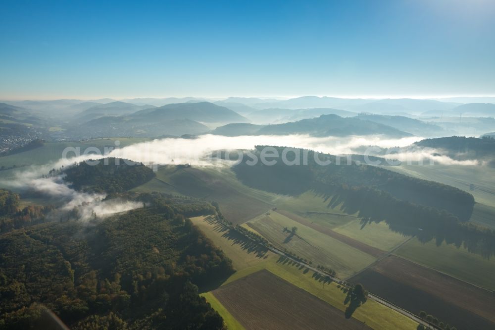 Aerial photograph Meschede - Fog hanger riparian areas on the lake area of Hennesee in Meschede in the state North Rhine-Westphalia