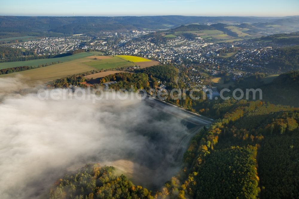 Aerial photograph Meschede - Fog hanger riparian areas on the lake area of Hennesee in Meschede in the state North Rhine-Westphalia