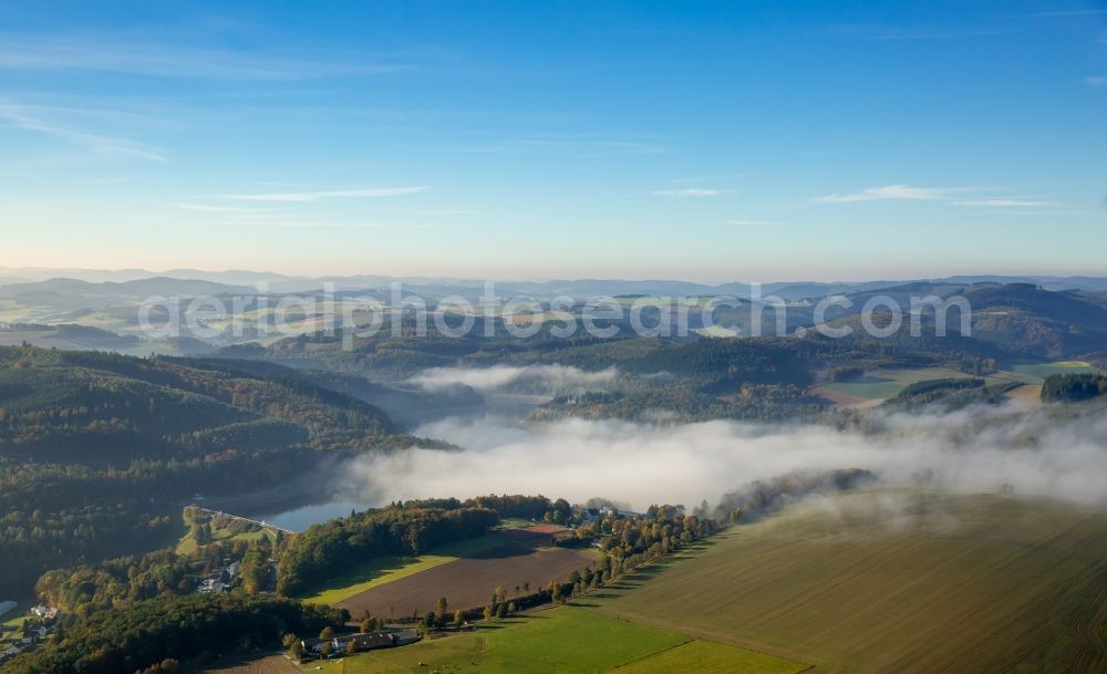 Aerial photograph Meschede - Fog hanger riparian areas on the lake area of Hennesee in Meschede in the state North Rhine-Westphalia