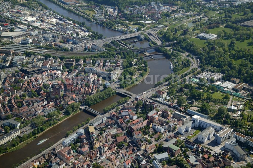 Stuttgart Bad Cannstatt from the bird's eye view: Course of the river Neckar in Stuttgart (district Bad Cannstatt) in the state of Baden - Wuerttemberg. In the center of the image the Rosensteinbruecke and Wilhelmbruecke can be seen