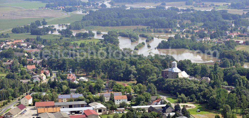 Gastrose-Kerkwitz from the bird's eye view: Blick auf das Neiße-Hochwasser in Gastrose-Kerkwitz, Brandenburg. View of the Neisse flood in Gastrose-Kerkwitz, Brandenburg.