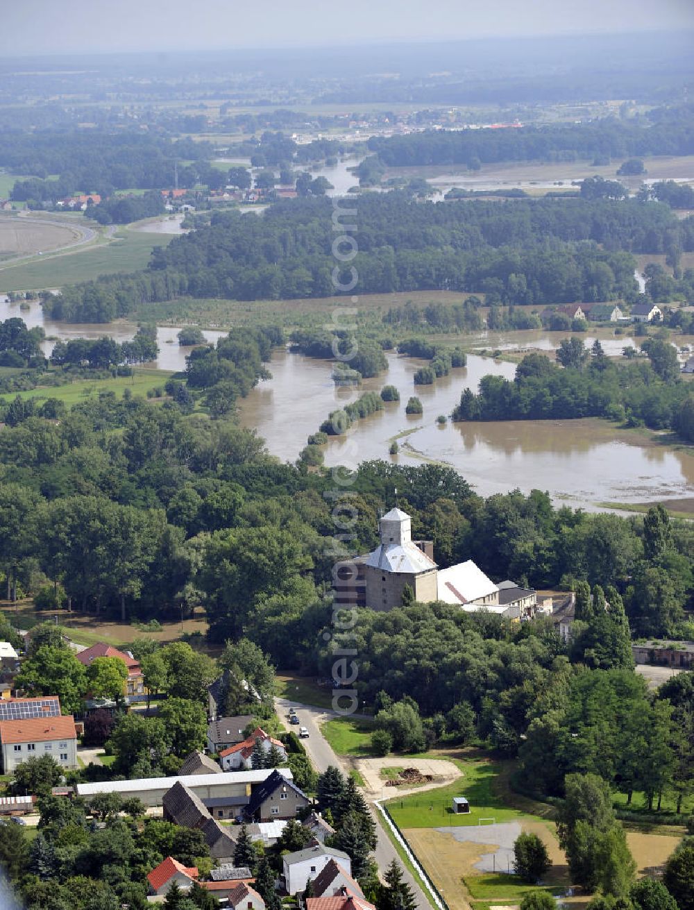 Aerial photograph Gastrose-Kerkwitz - Blick auf das Neiße-Hochwasser in Gastrose-Kerkwitz, Brandenburg. View of the Neisse flood in Gastrose-Kerkwitz, Brandenburg.