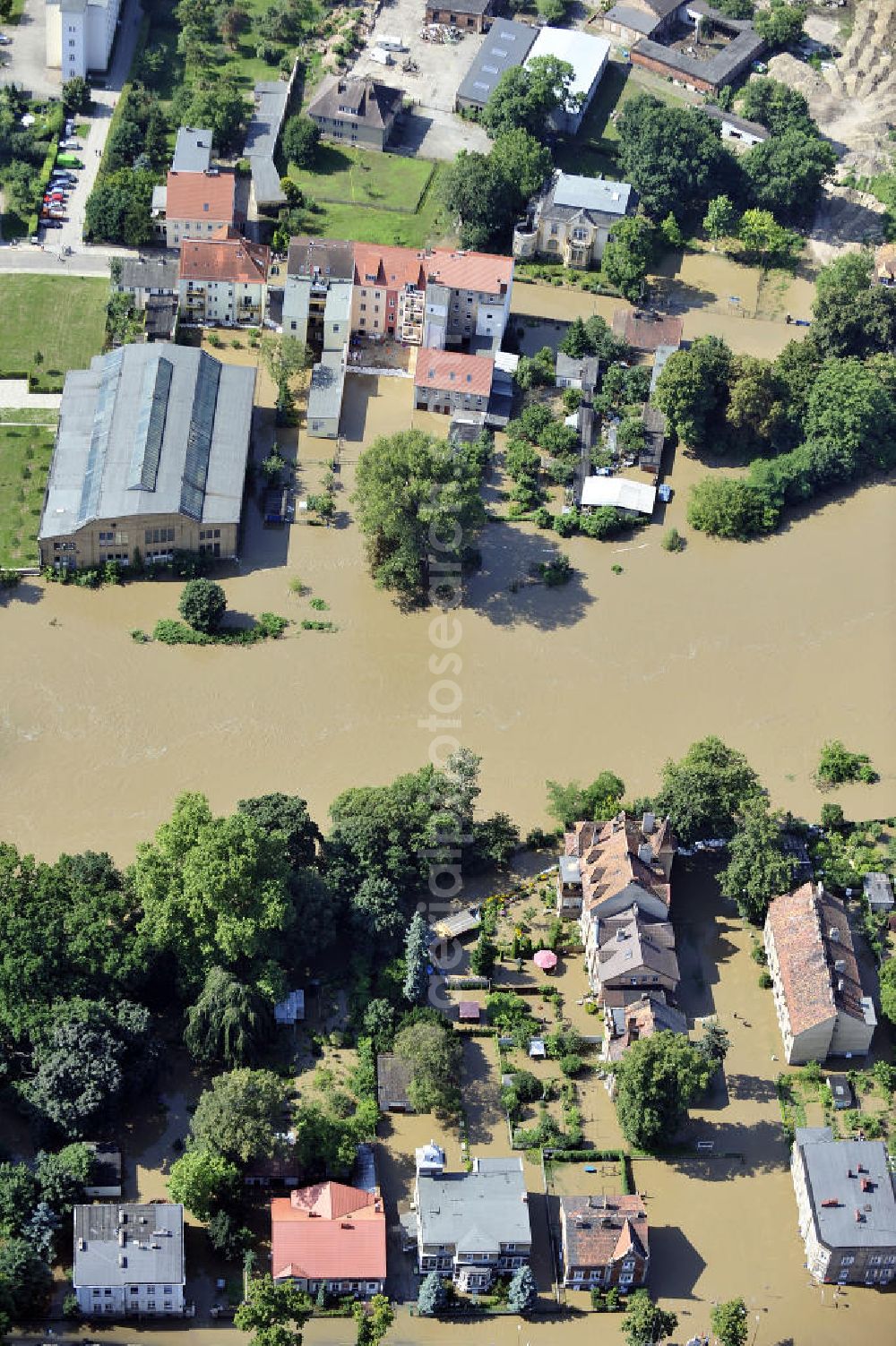 Aerial image Guben - Blick auf das Hochwasser der Neiße im Grenzgebiet von Guben zu Polen. View of the flood of the Neisse River of Guben.