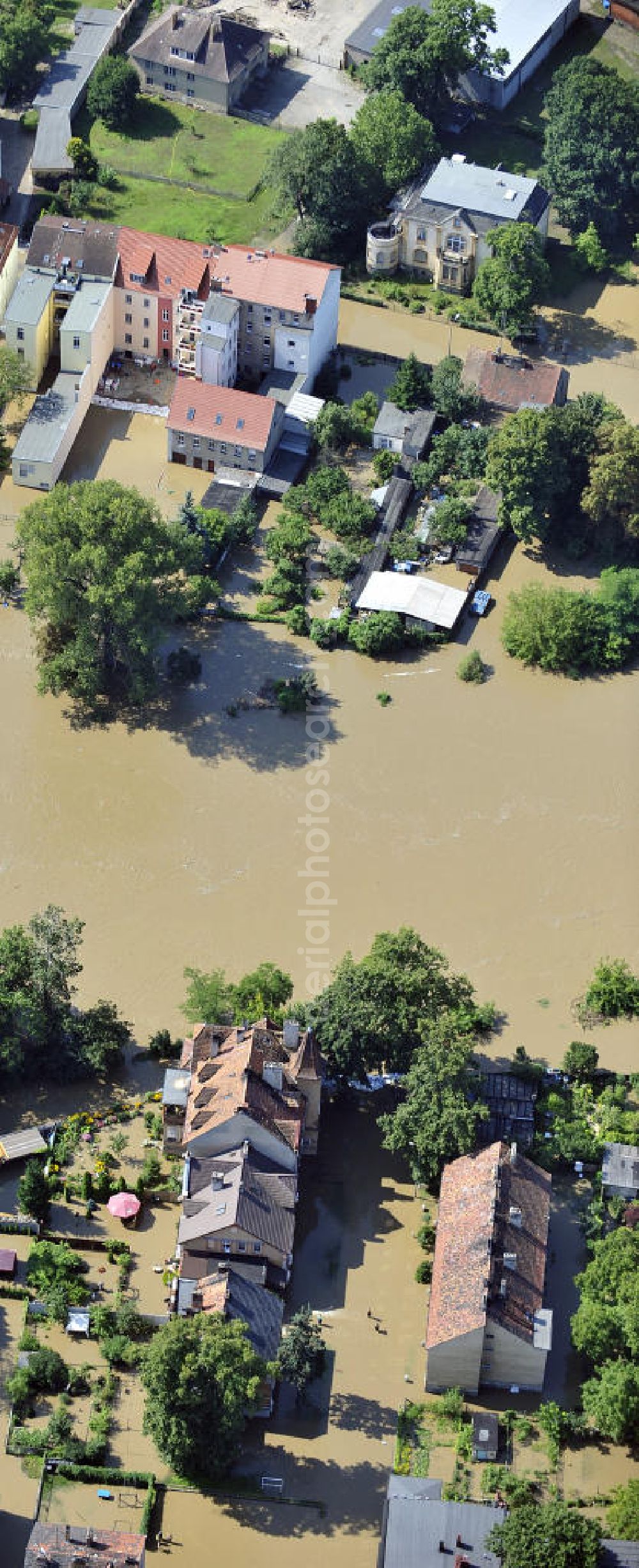 Aerial photograph Guben - Blick auf das Hochwasser der Neiße im Grenzgebiet von Guben zu Polen. View of the flood of the Neisse River of Guben.