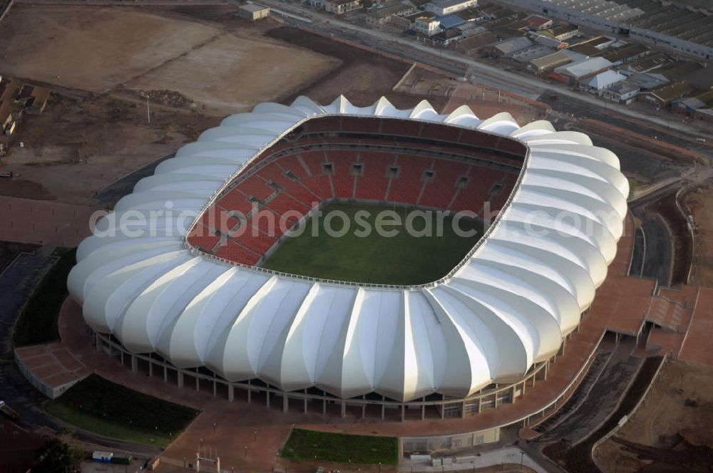 Port Elizabeth from the bird's eye view: Blick auf das Nelson - Mandela - Bay - Stadion in Port Elizabeth in der Provinz Eastern Cape in Südafrika vor der Fußball-Weltmeisterschaft 2010. Der architektonische Entwurf stammt vom deutschen Architekturbüro Gerkan, Marg und Partner (gmp), die Tragwerksplanung für das Dach erfolgt durch Ingenieurbüro Schlaich, Bergermann und Partner. Das Stadion steht am North End Lake. View of the Nelson-Mandela-Bay-Stadium in Port Elizabeth in South Af?????????????????????????????????