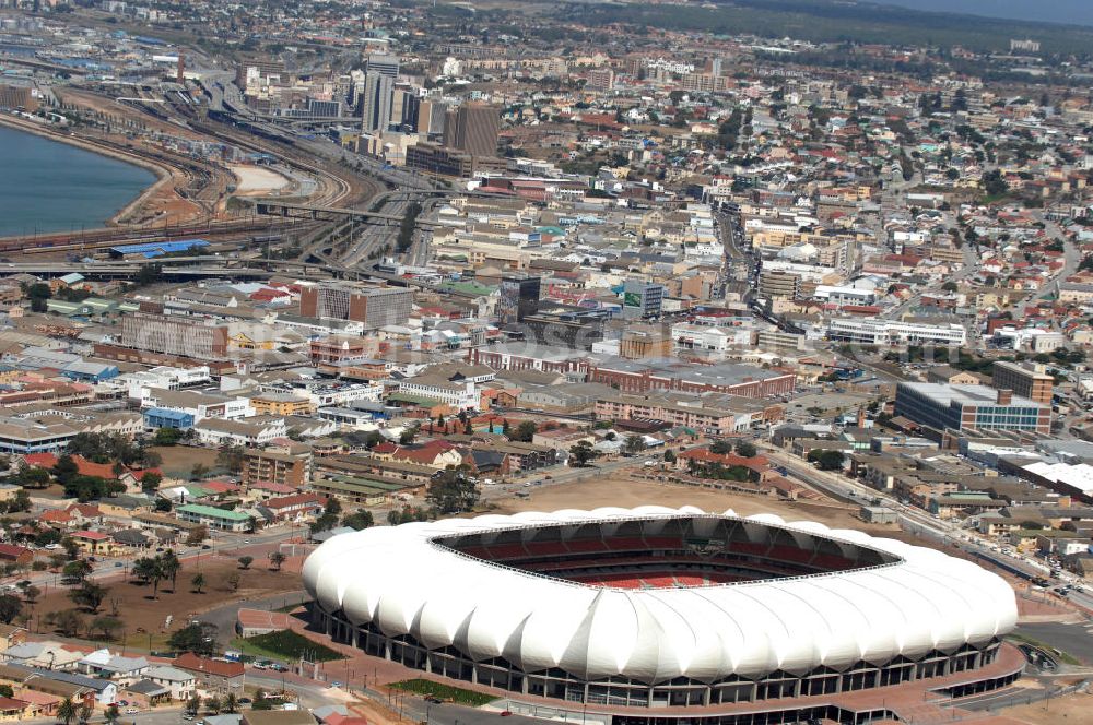 Port Elizabeth from the bird's eye view: Blick auf das Nelson - Mandela - Bay - Stadion in Port Elizabeth in der Provinz Eastern Cape in Südafrika vor der Fußball-Weltmeisterschaft 2010. Der architektonische Entwurf stammt vom deutschen Architekturbüro Gerkan, Marg und Partner (gmp), die Tragwerksplanung für das Dach erfolgt durch Ingenieurbüro Schlaich, Bergermann und Partner. Das Stadion steht am North End Lake. View of the Nelson-Mandela-Bay-Stadium in Port Elizabeth in South Af?????????????????????????????????