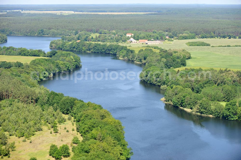 Aerial image Knehden - Blick auf die Ufer des langgestreckten Netzowsee in der Uckermark. View at the lakeside of the elongated lake Netzowsee in the region Uckermark.