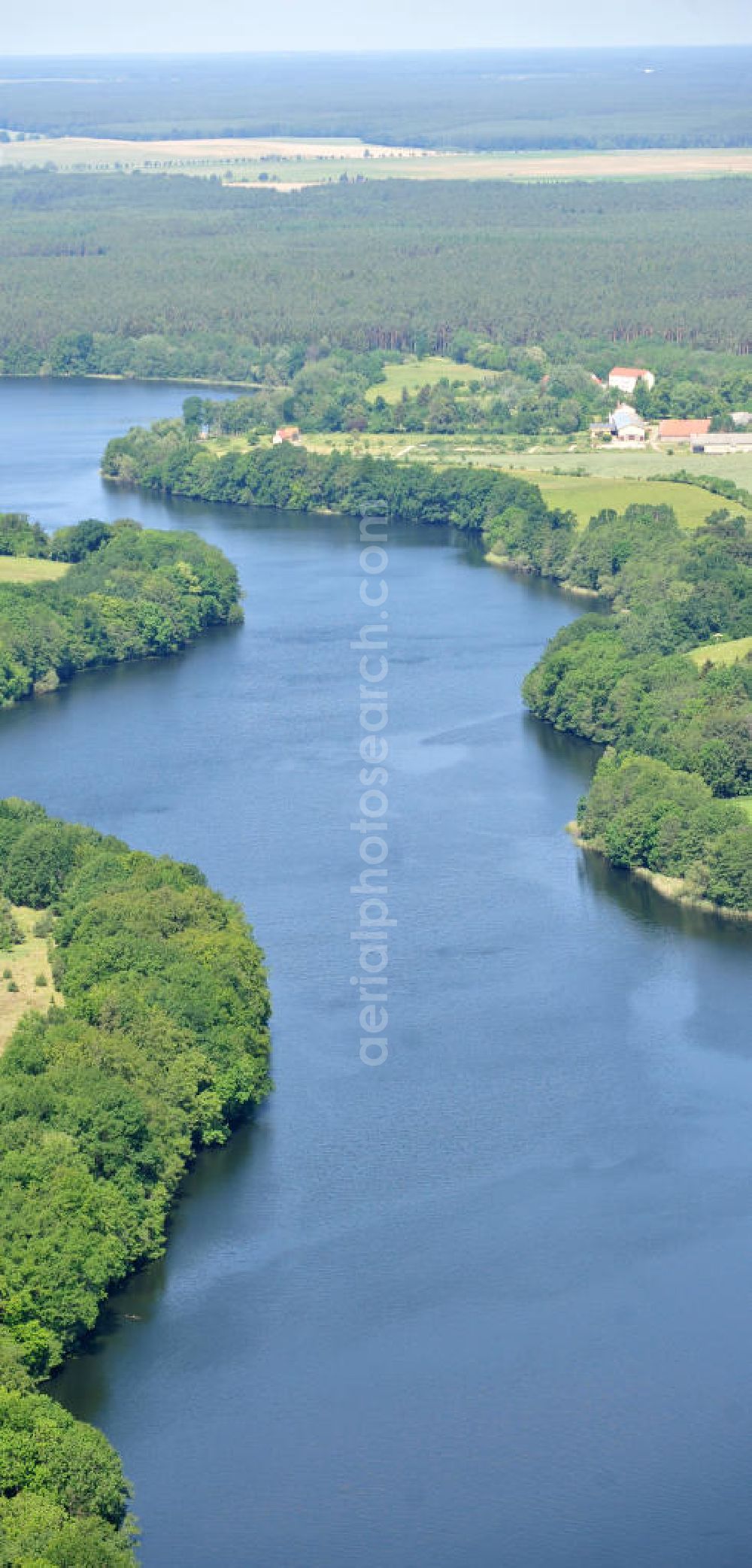 Aerial image Knehden - Blick auf die Ufer des langgestreckten Netzowsee in der Uckermark. View at the lakeside of the elongated lake Netzowsee in the region Uckermark.