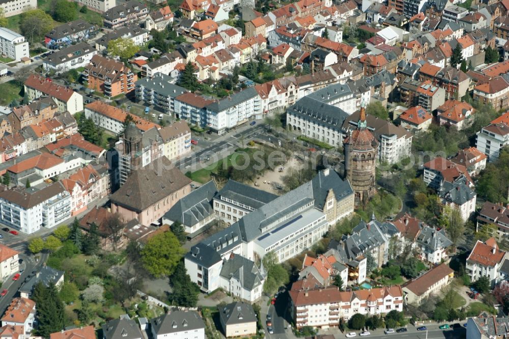 Worms from the bird's eye view: New- and old building of the Eleonoren-Gymnasiums between the Lutherkirche in the Friedrich-Ebert-Strasse and the Ulrich-von-Hutten-Strasse in Worms in Rhineland-Palatinate