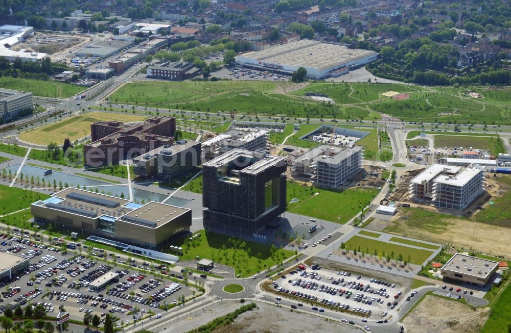 Essen from above - The Krupp-Gürtel is an urban project, at the Altendorfer street corner Berthold-Beitz-Boulevard in the district Westviertel in Essen in the state North Rhine-Westphalia. The new buildings were erected on the largely untapped area of ??the former Kruppschen Gußstahlfabrik and are currently the headquarters of ThyssenKrupp AG