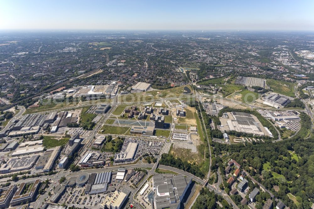 Essen from the bird's eye view: The Krupp-Gürtel is an urban project, at the Altendorfer street corner Berthold-Beitz-Boulevard in the district Westviertel in Essen in the state North Rhine-Westphalia. The new buildings were erected on the largely untapped area of ??the former Kruppschen Gußstahlfabrik and are currently the headquarters of ThyssenKrupp AG