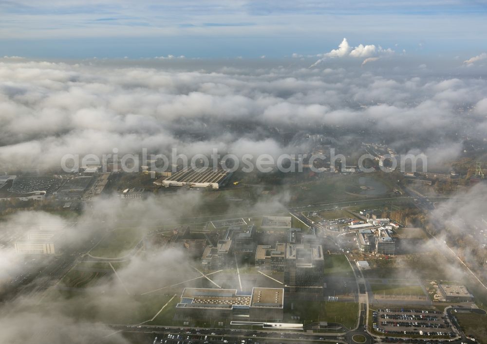 Essen from above - The Krupp-Gürtel is an urban project, at the Altendorfer street corner Berthold-Beitz-Boulevard in the district Westviertel in Essen in the state North Rhine-Westphalia. The new buildings were erected on the largely untapped area of ??the former Kruppschen Gußstahlfabrik and are currently the headquarters of ThyssenKrupp AG