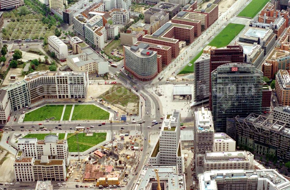 Berlin from above - Neu erbautes Ensemble am Leipziger Platz in unmittelbarer Nähe zum Potsdamer Platz in Berlin - Mitte.