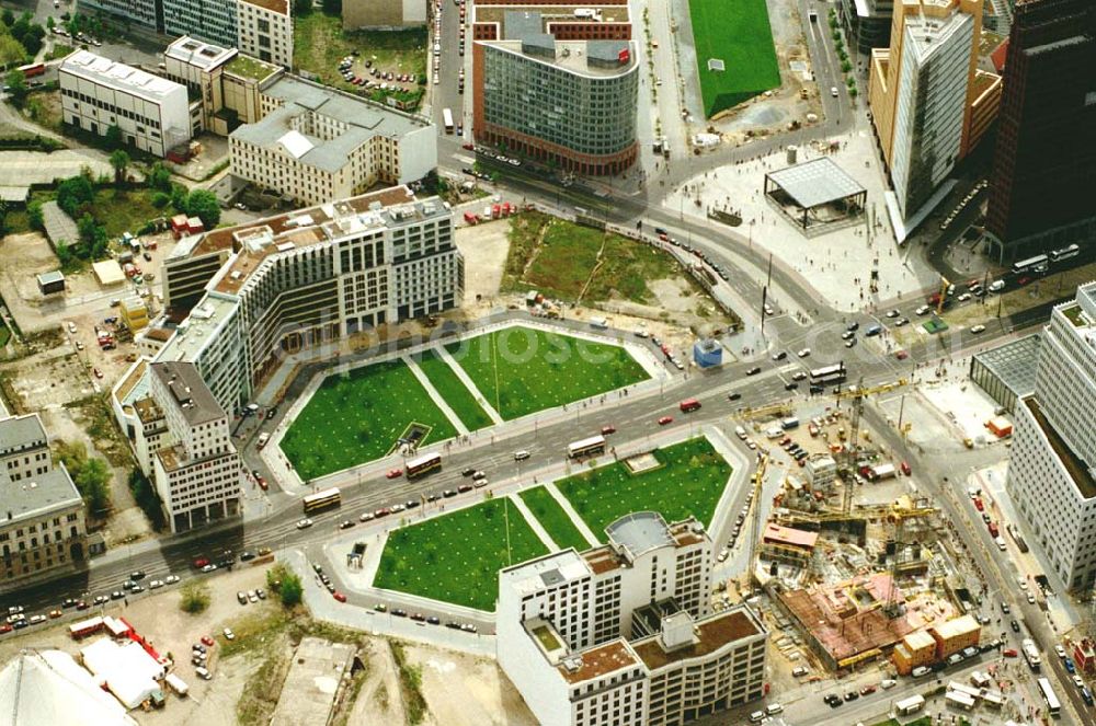 Aerial image Berlin - Neu erbautes Ensemble am Leipziger Platz in unmittelbarer Nähe zum Potsdamer Platz in Berlin - Mitte.